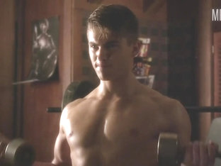 Battle Of The Bulge: Daniel Ezra Vs. Cody Christian - Mr.man