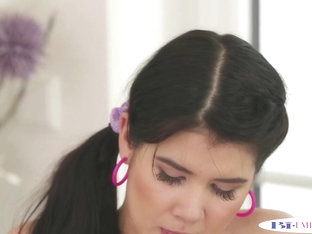 Pussylicking stud gets jizzed on after anal