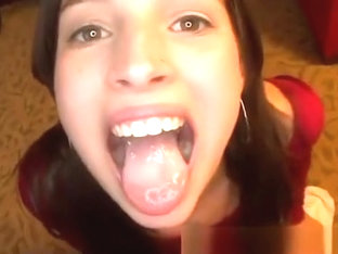 Brunette teen hottie sex with cumshot