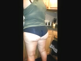 Pawg cooking