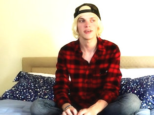 We Would All Give Kayden A Large Tip! - Kayden Alexander - BoyCrush