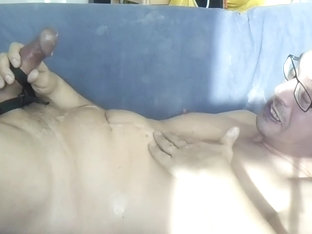 Sounding, finally the 16 mm sound shoves in. Filmed in HD.