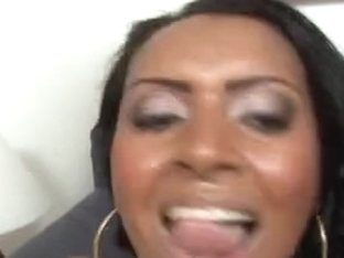 Joyce Oliveira In 1P1S