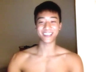 Korean webcam playing dildo