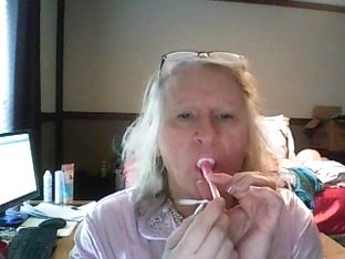 terri with tampon and pads