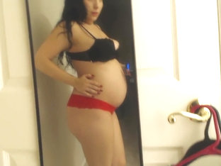 Pregnant Jessica Barry 02