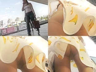 Upskirt video demonstrates flabby butt in pantyhose