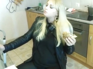 Just An Other Das In The Kitchen