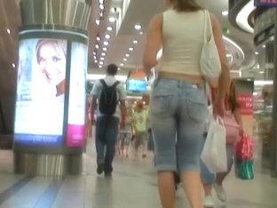 Amateur Guy Meet Some Sexy Blonde Chick In The Mall Candid