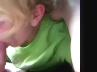 Lodzik w samochodzie i strzaå‚ na twarz