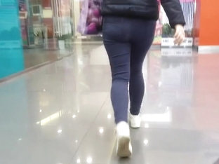 Ass at the mall in the early morning