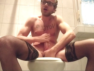 Alex L Pissing For Master Voyeur