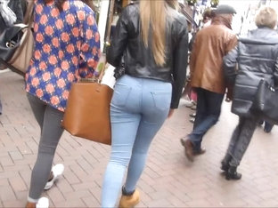 Candid Blonde Teen With Sexy Curves In Jeans