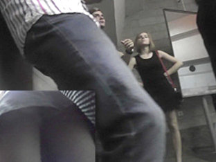 Slim chick caught on the uspkirt camera in the subway