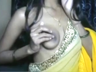 Desi Flashes And Squeezes Tits