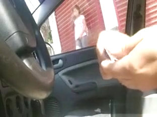 La cinesina si eccita guardandomi segare