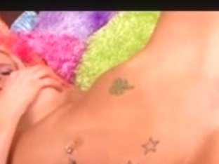 Blond Chick play with her blue Vibrator