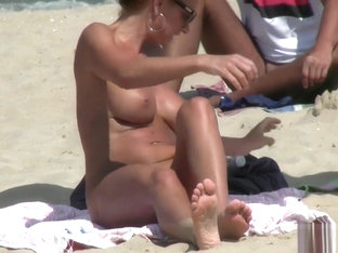 Horny Blonde Milf Amateur Close-up Pussy Beach Voyeur Video